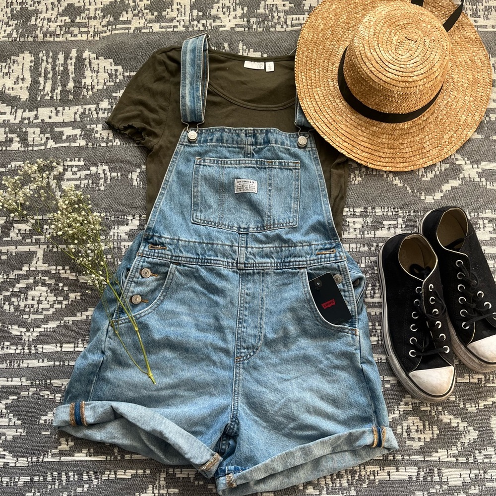 Levi short overalls brand new